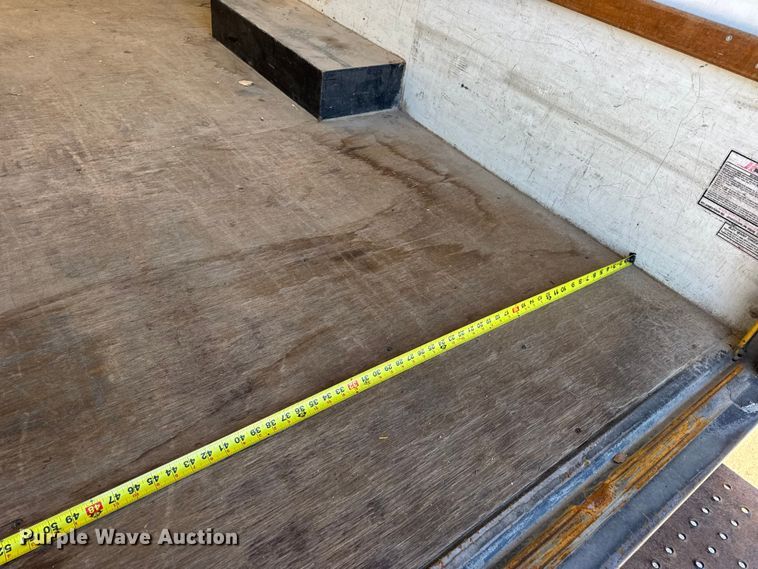 image for item EN0870 2014 GMC Savana 3500 box truck