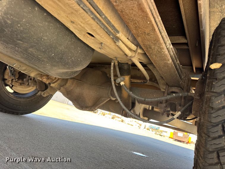 image for item EN0870 2014 GMC Savana 3500 box truck