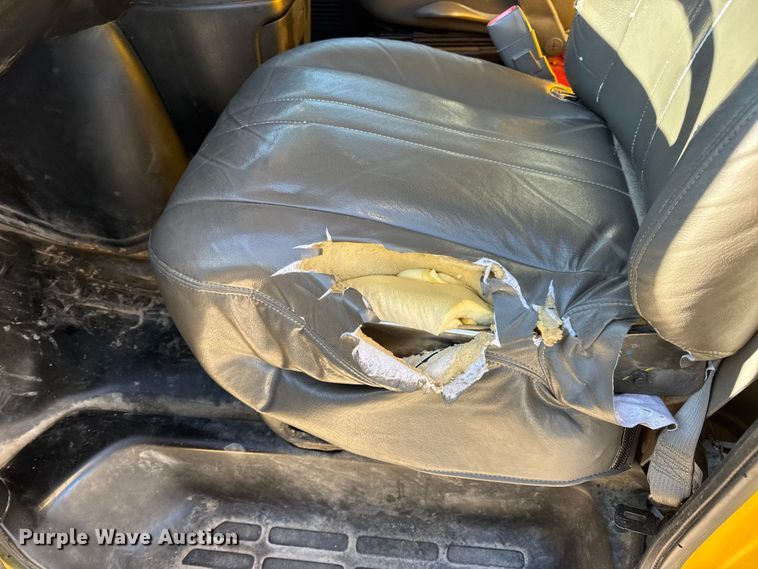 image for item EN0870 2014 GMC Savana 3500 box truck