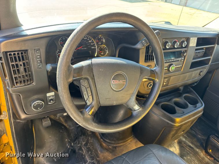 image for item EN0870 2014 GMC Savana 3500 box truck