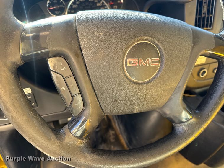 image for item EN0870 2014 GMC Savana 3500 box truck