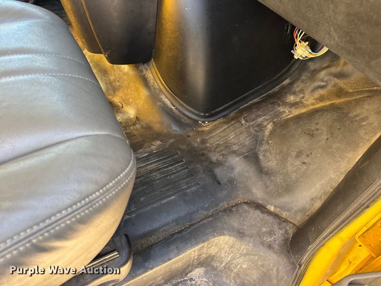 image for item EN0870 2014 GMC Savana 3500 box truck