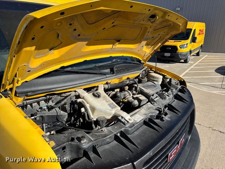 image for item EN0870 2014 GMC Savana 3500 box truck