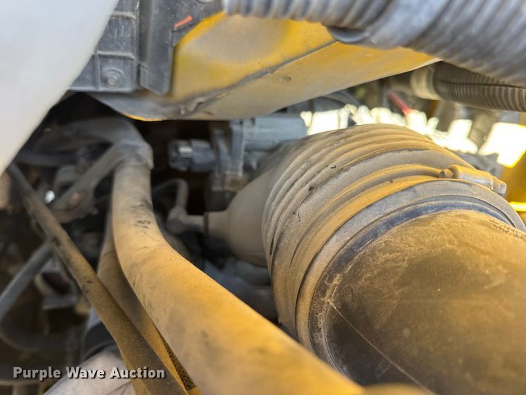 image for item EN0870 2014 GMC Savana 3500 box truck