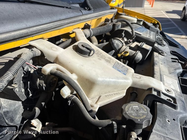 image for item EN0870 2014 GMC Savana 3500 box truck