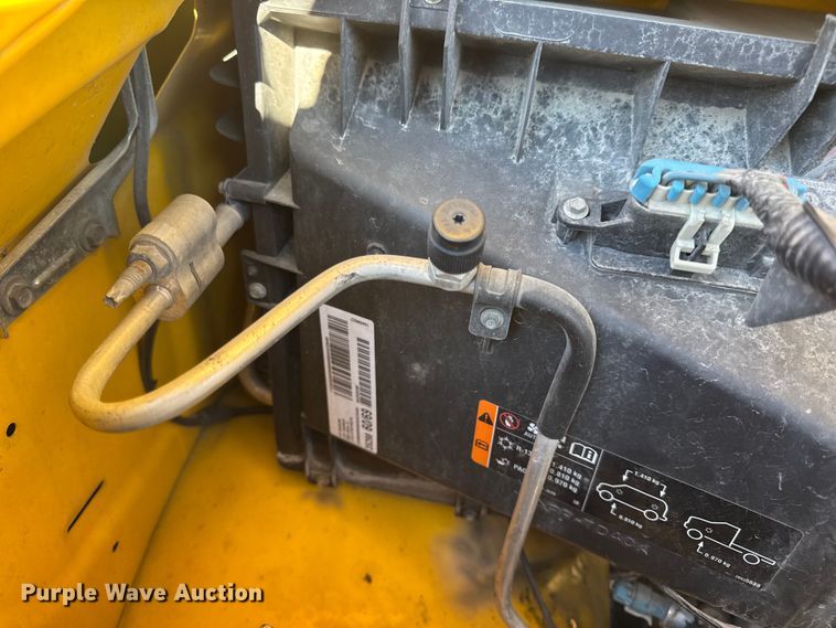 image for item EN0870 2014 GMC Savana 3500 box truck