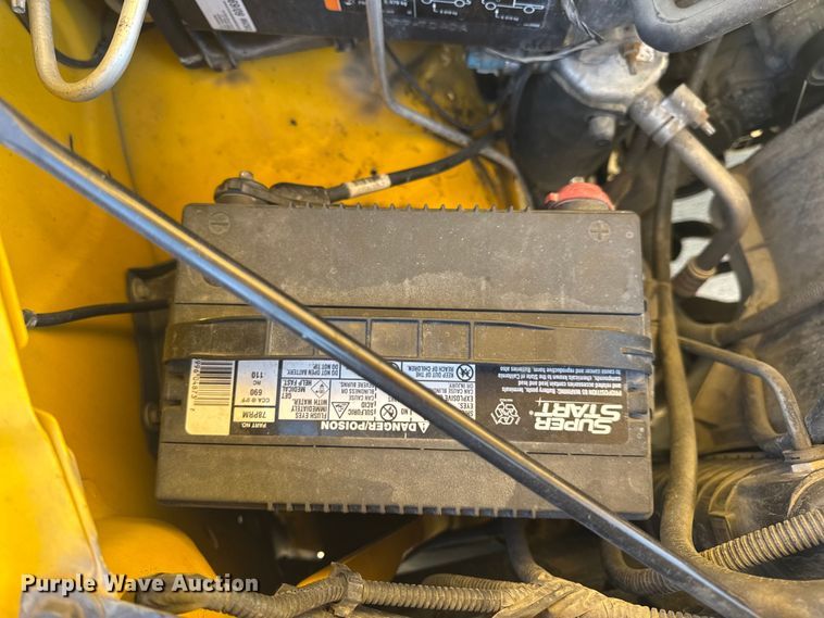 image for item EN0870 2014 GMC Savana 3500 box truck