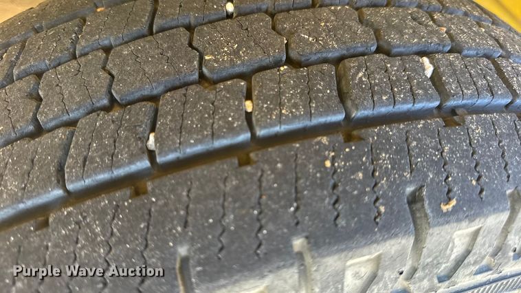 image for item EN0870 2014 GMC Savana 3500 box truck