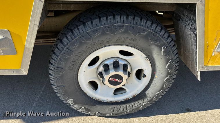 image for item EN0870 2014 GMC Savana 3500 box truck