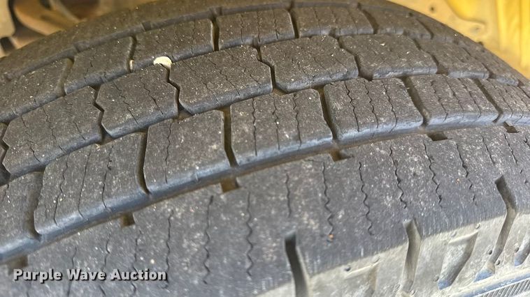 image for item EN0870 2014 GMC Savana 3500 box truck