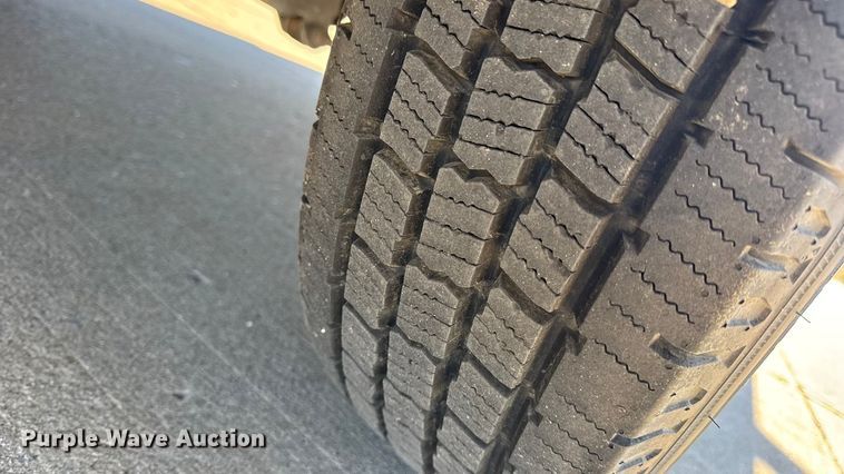 image for item EN0870 2014 GMC Savana 3500 box truck