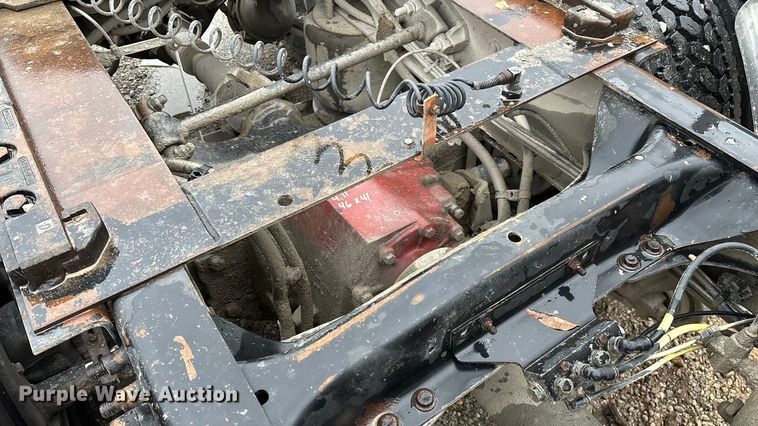 image for item EN5744 2007 Freightliner Columbia semi truck