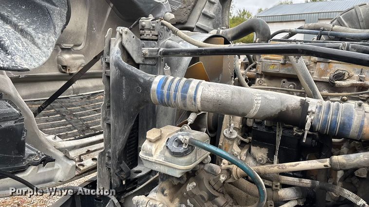 image for item EN5744 2007 Freightliner Columbia semi truck