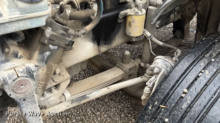 image for item EN5744 2007 Freightliner Columbia semi truck