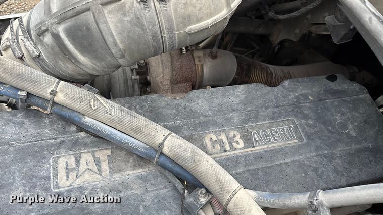 image for item EN5744 2007 Freightliner Columbia semi truck