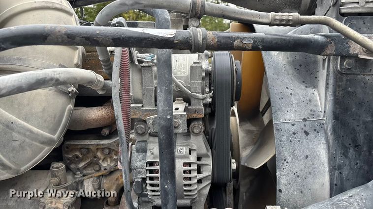 image for item EN5744 2007 Freightliner Columbia semi truck