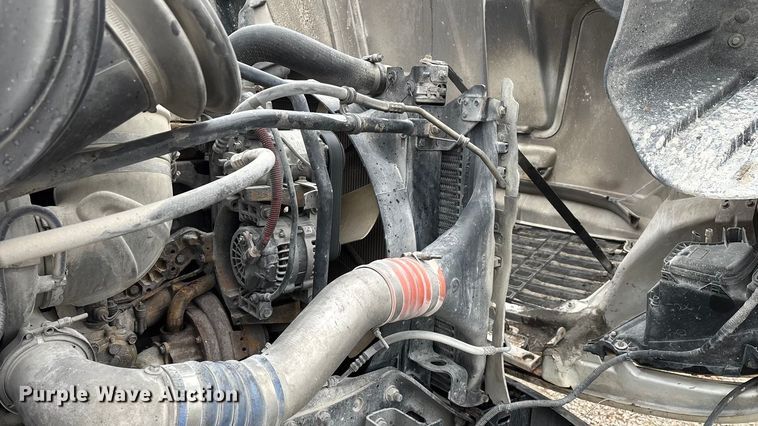 image for item EN5744 2007 Freightliner Columbia semi truck