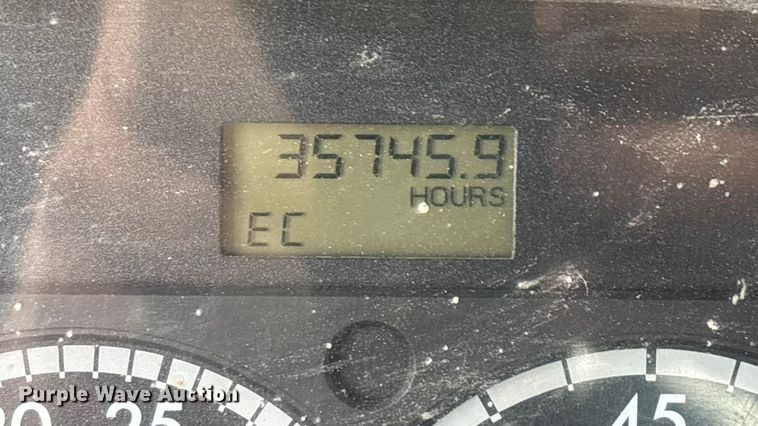 image for item EN5744 2007 Freightliner Columbia semi truck