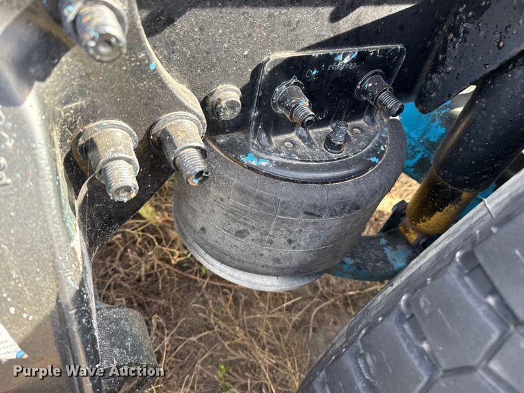 image for item EP0966 2005 Freightliner Columbia semi truck