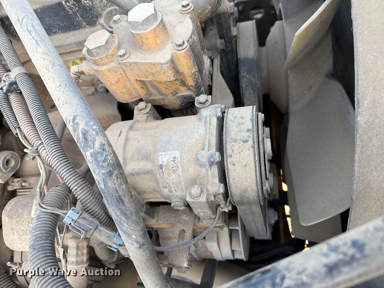 image for item EP0966 2005 Freightliner Columbia semi truck