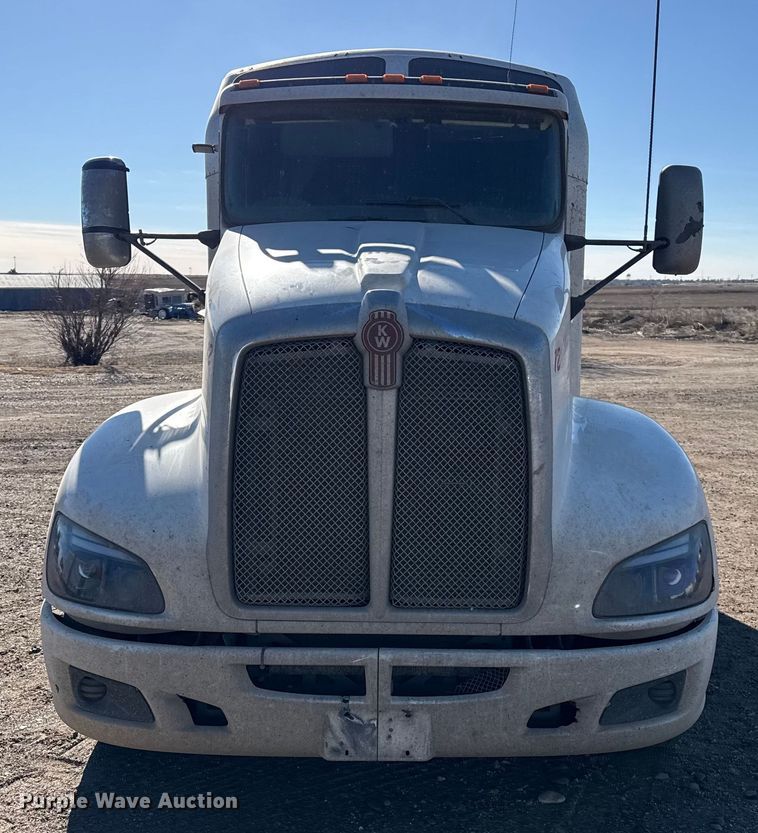 image for item EP2763 2012 Kenworth T660 semi truck
