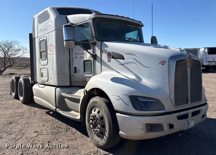 image for item EP2763 2012 Kenworth T660 semi truck