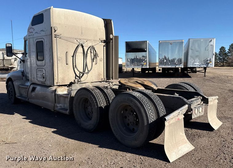 image for item EP2763 2012 Kenworth T660 semi truck