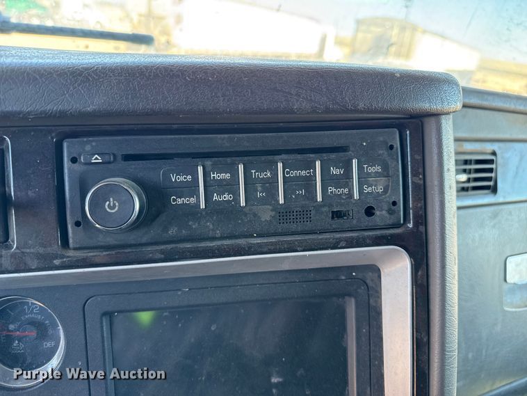 image for item EP2763 2012 Kenworth T660 semi truck