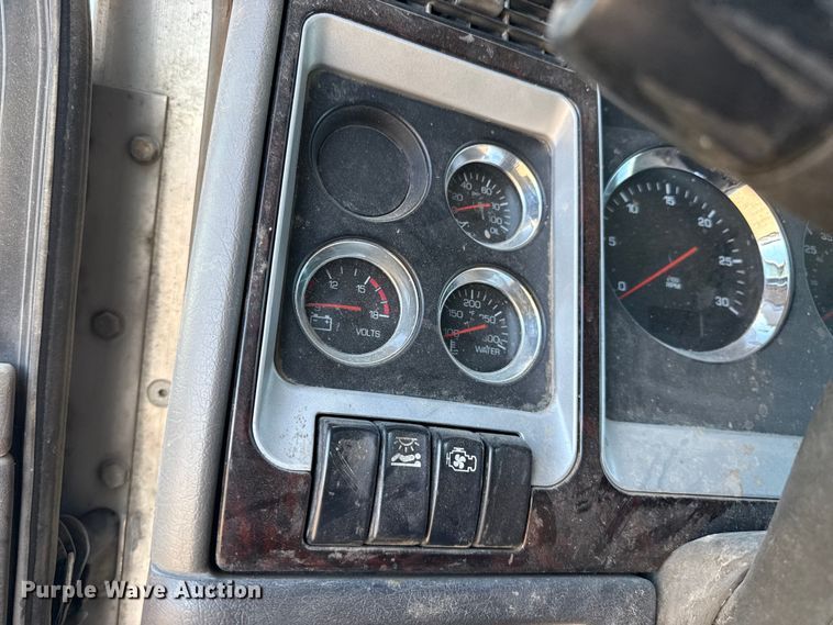 image for item EP2763 2012 Kenworth T660 semi truck