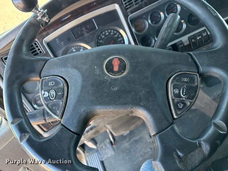 image for item EP2763 2012 Kenworth T660 semi truck