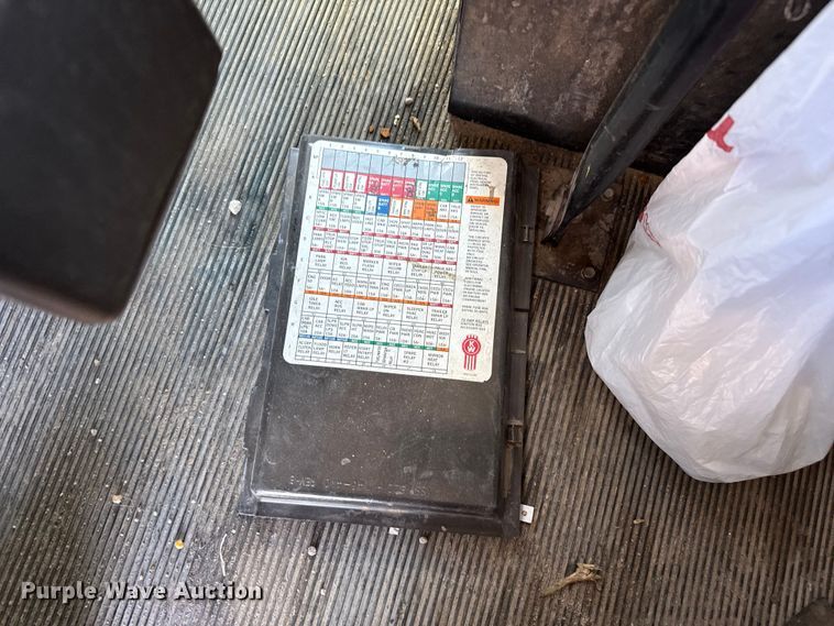 image for item EP2763 2012 Kenworth T660 semi truck