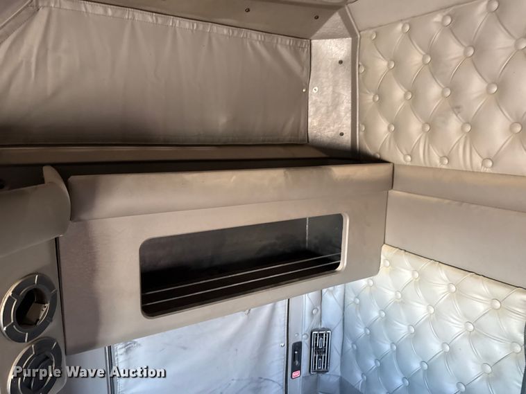 image for item EP2763 2012 Kenworth T660 semi truck