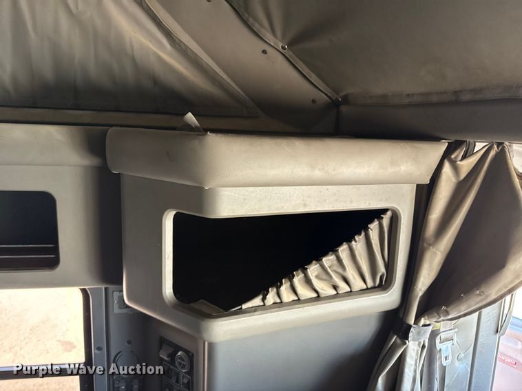 image for item EP2763 2012 Kenworth T660 semi truck