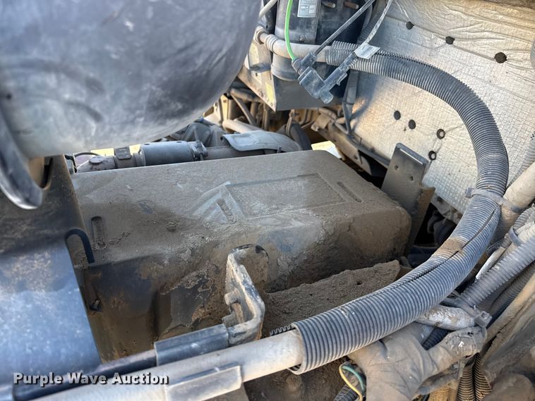 image for item EP2763 2012 Kenworth T660 semi truck