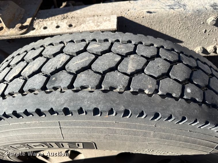 image for item EP2763 2012 Kenworth T660 semi truck