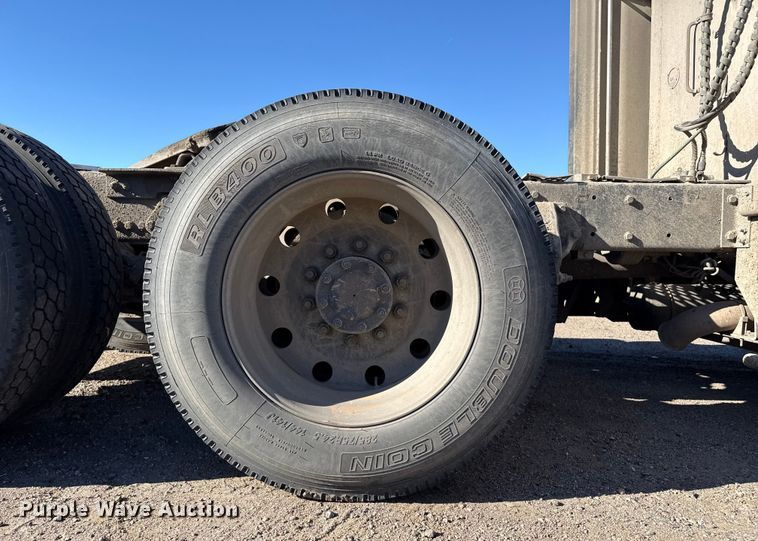 image for item EP2763 2012 Kenworth T660 semi truck