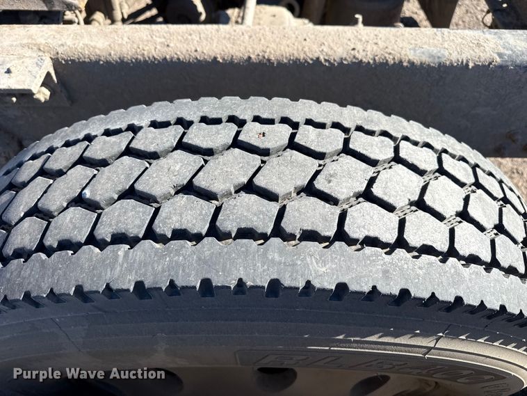 image for item EP2763 2012 Kenworth T660 semi truck