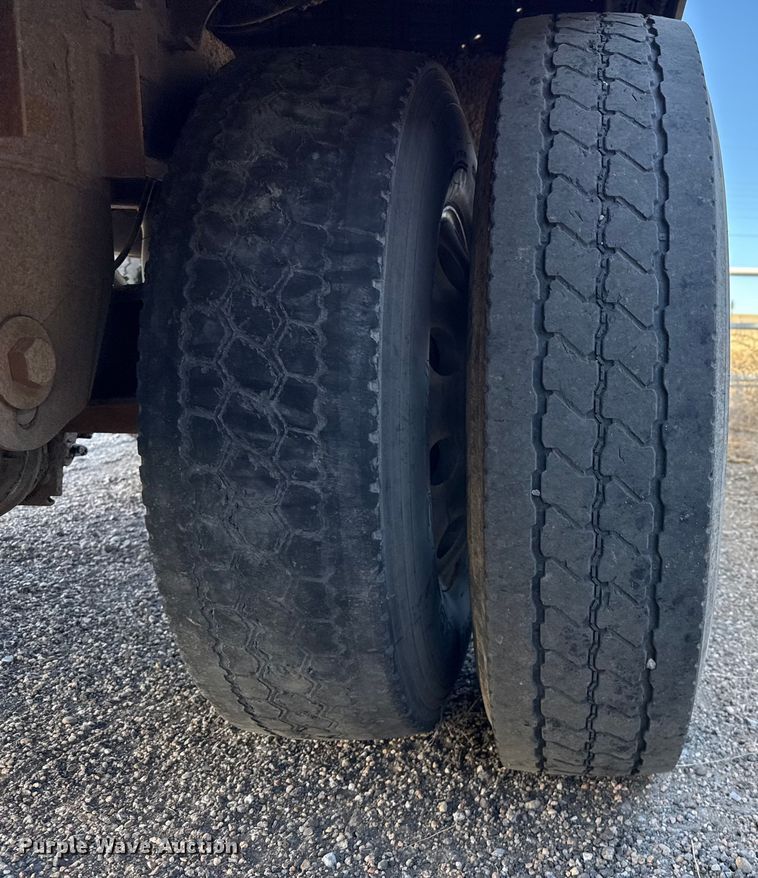 image for item EP2764 2009 Timpte grain trailer