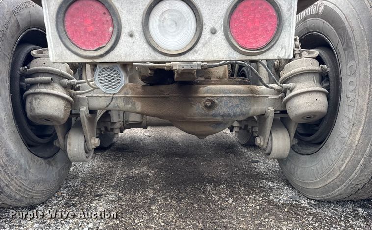 image for item ER0300 1994 Mack CH613 semi truck