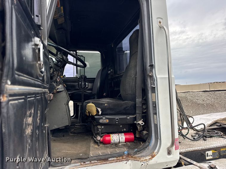 image for item ER0300 1994 Mack CH613 semi truck