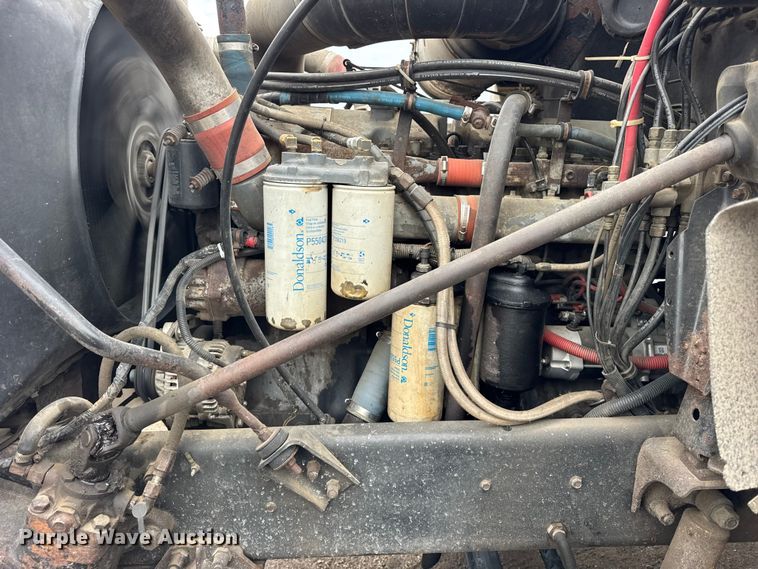 image for item ER0300 1994 Mack CH613 semi truck