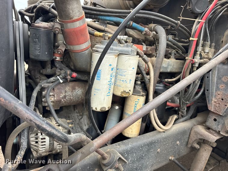 image for item ER0300 1994 Mack CH613 semi truck