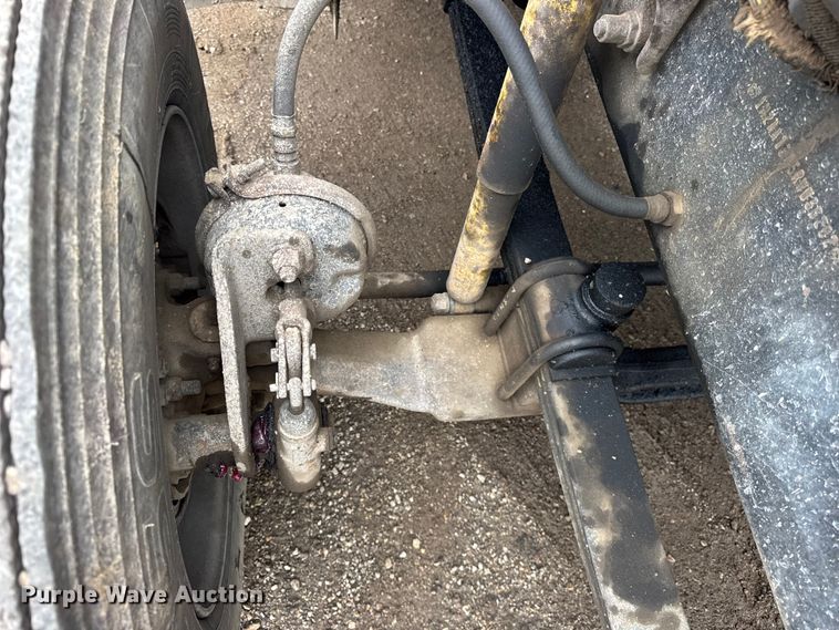 image for item ER0300 1994 Mack CH613 semi truck