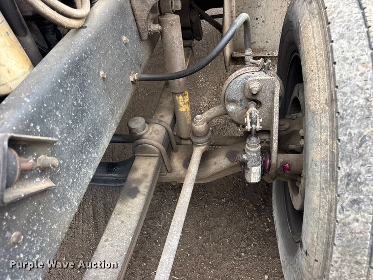 image for item ER0300 1994 Mack CH613 semi truck