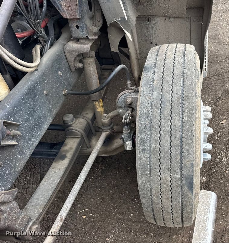 image for item ER0300 1994 Mack CH613 semi truck