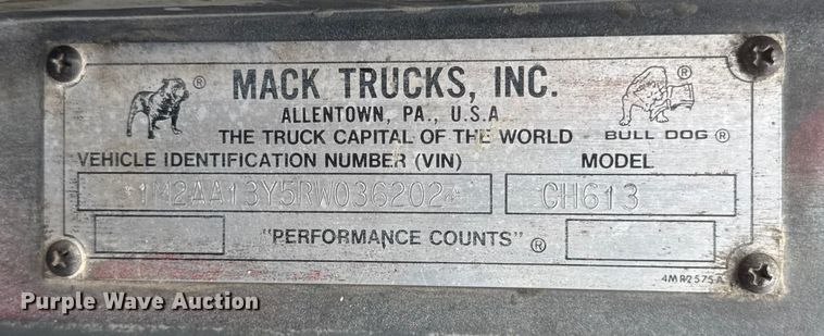 image for item ER0300 1994 Mack CH613 semi truck
