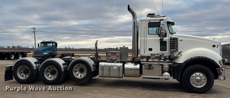 image for item ER0390 2012 Mack TD713  semi truck