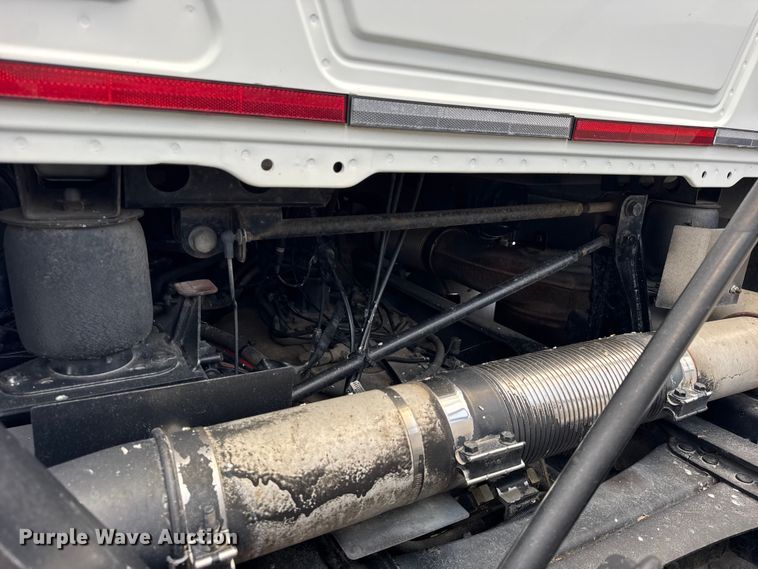 image for item ER0390 2012 Mack TD713  semi truck