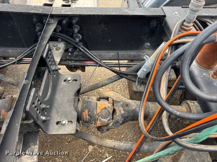 image for item ER0390 2012 Mack TD713  semi truck