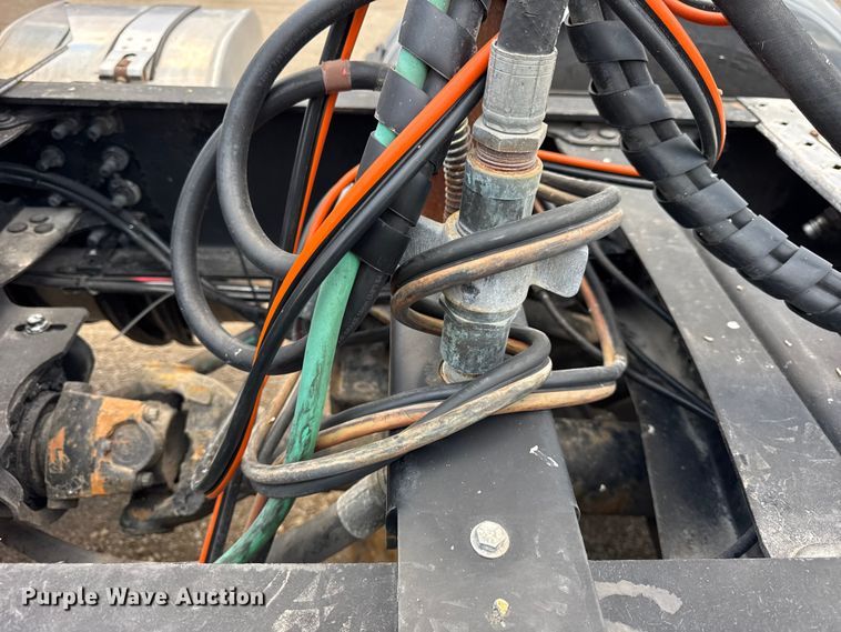 image for item ER0390 2012 Mack TD713  semi truck